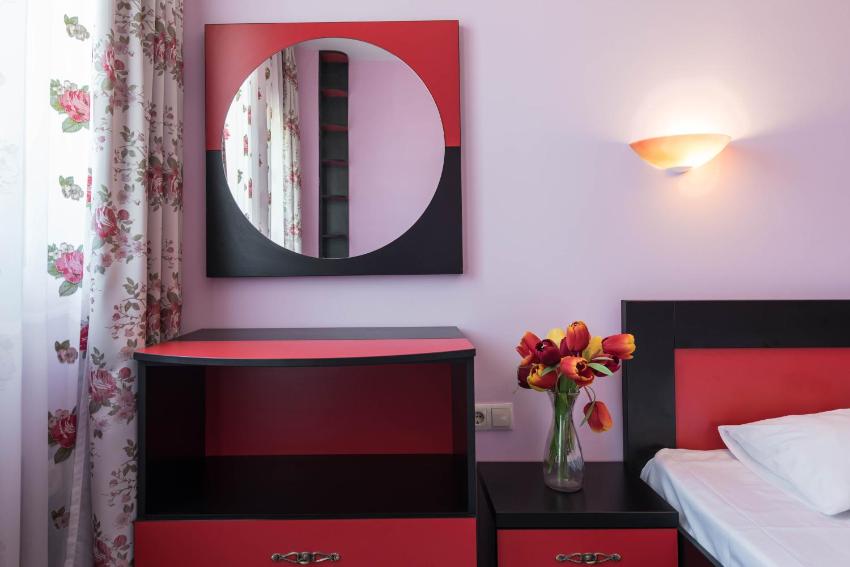 1-st Line Izvora Sea View Apartments on Golden Sands