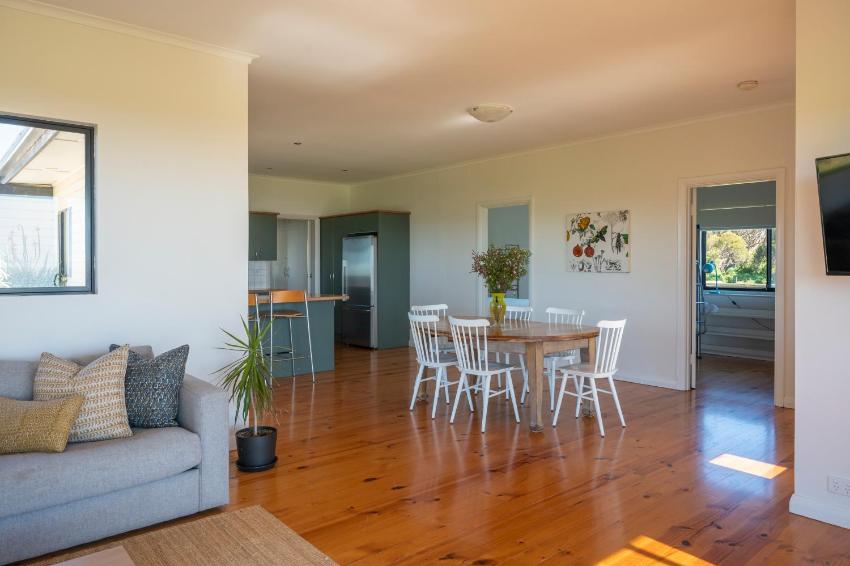 Antechamber Bay Retreats