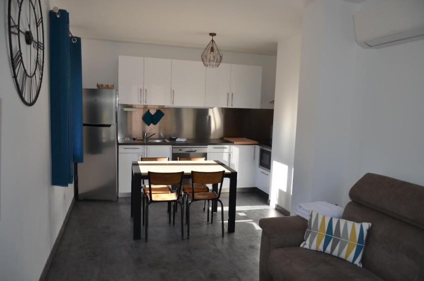 Appartement 2 pièces, parking, balcon, proche plage