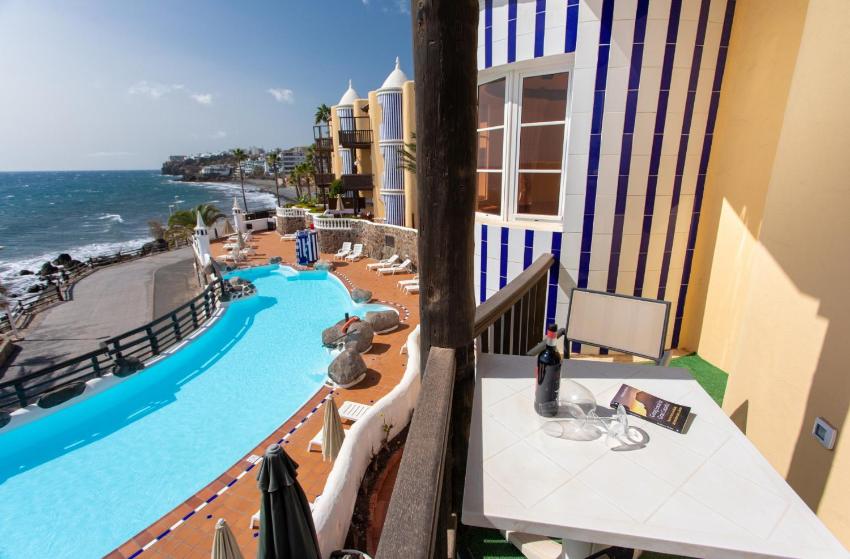 Altamar 44 balcony&pool By CanariasGetaway