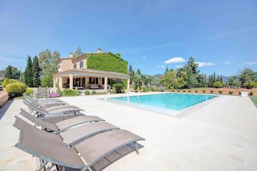 Typical Mallorcan country house with style, Special Prices Car Hire for our Guests