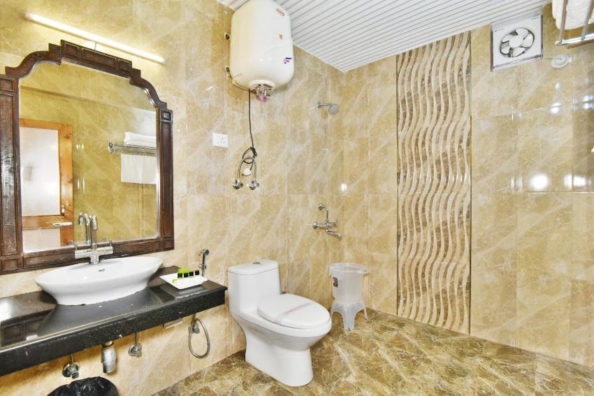 Hotel Himgiri Manali