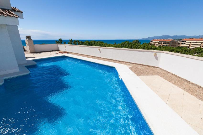 UHC AIGUADOLÇ FAMILY APARTMENTS