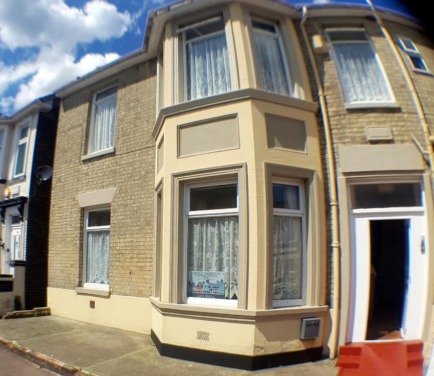 4 berth first floor flat Glen Villa 3