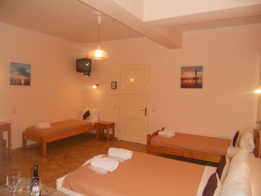 Elli Marina Studios and Apartments