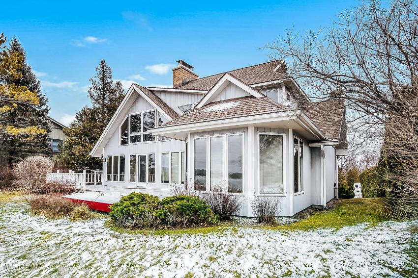Two Sister's Lakehouse