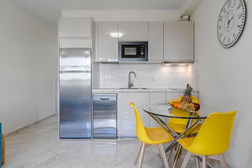 Orlando. Amazing location. Completely renovated!