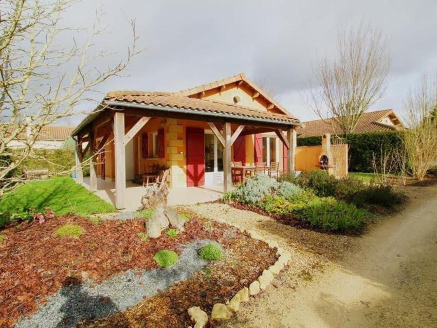 Charming 2-Bed House in Les Forges with pool