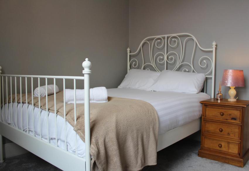 Luke Stays - Tamworth Road