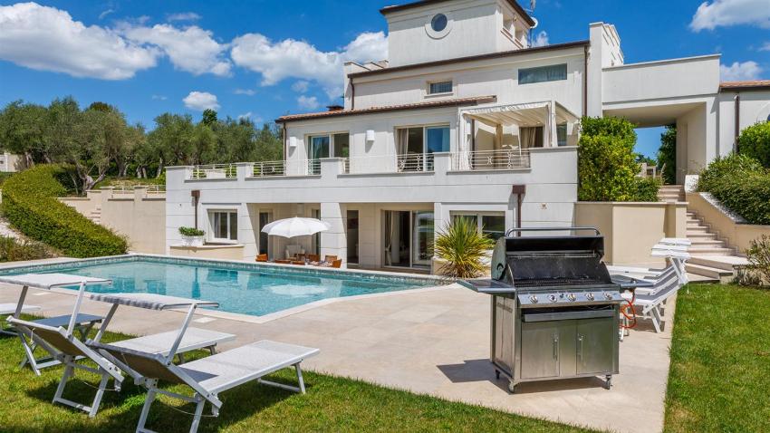 VILLA MANDARA 8&2, Emma Villas