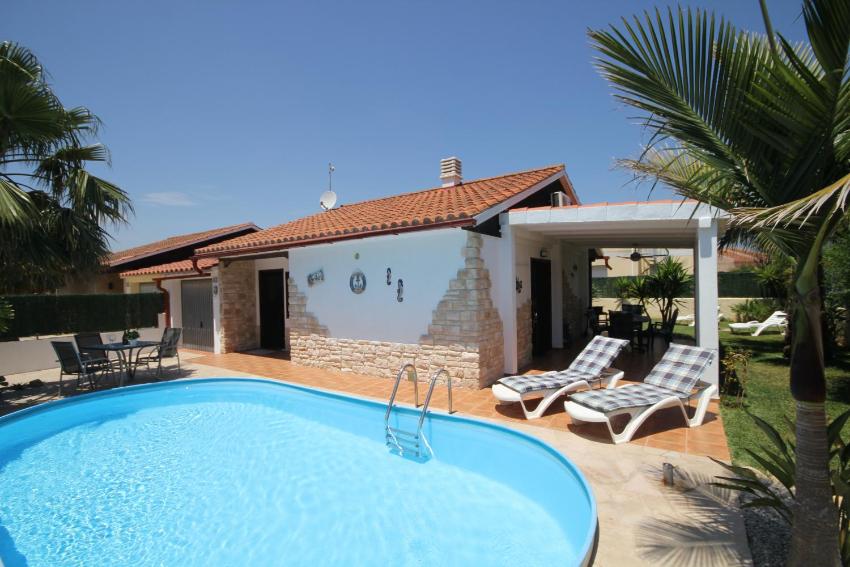 Riumar 'Iris', 500m to beach, private pool, On-Site-Service, dog beach