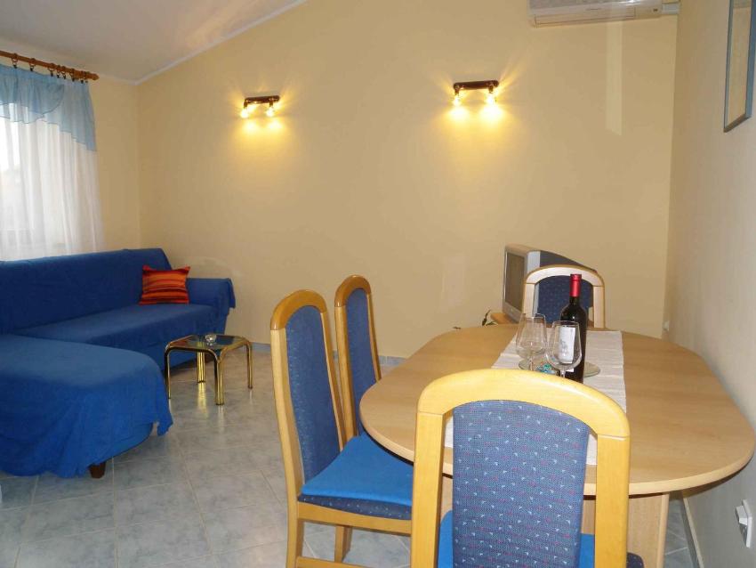 Apartment in Pula/Istrien 17385