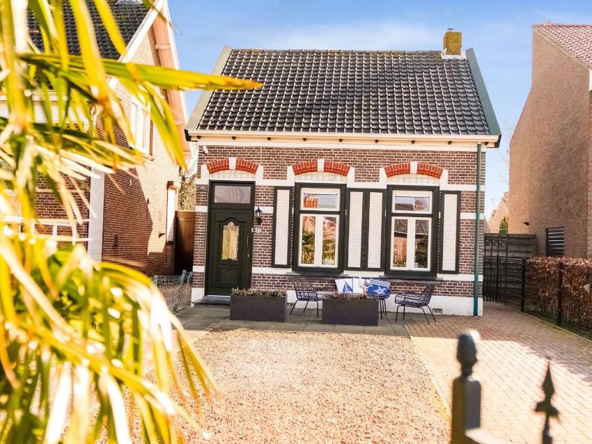 Beautiful holiday home in Kamperland near the beach