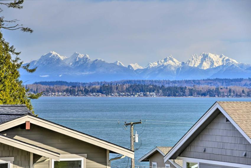 Dog-Friendly Home with Views by Birch Bay Park!