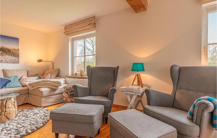 Amazing home in Osterhever with 4 Bedrooms and WiFi