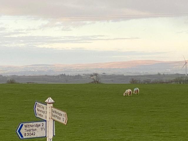 Thelbridge Cross Inn