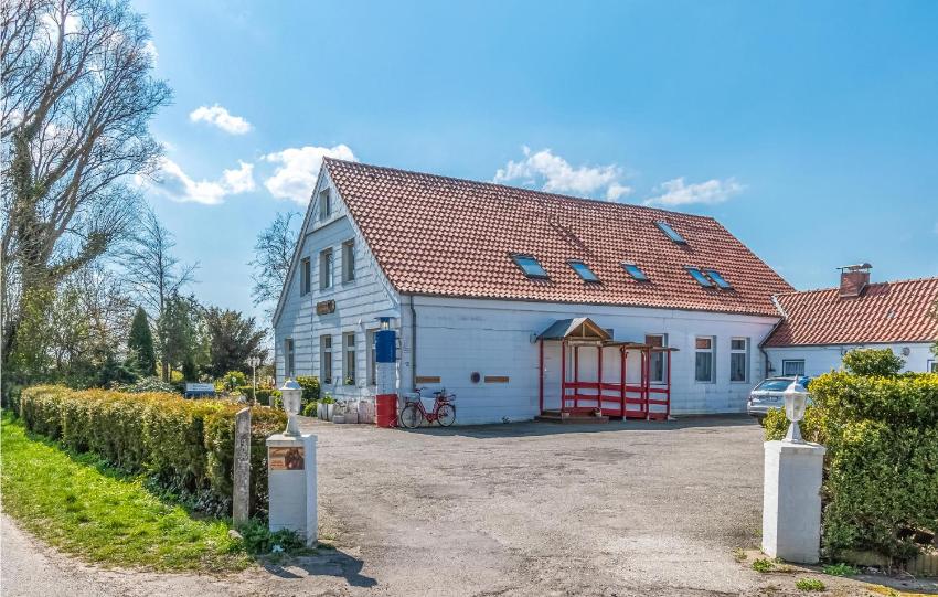 Amazing apartment in Oldenswort with 3 Bedrooms and WiFi