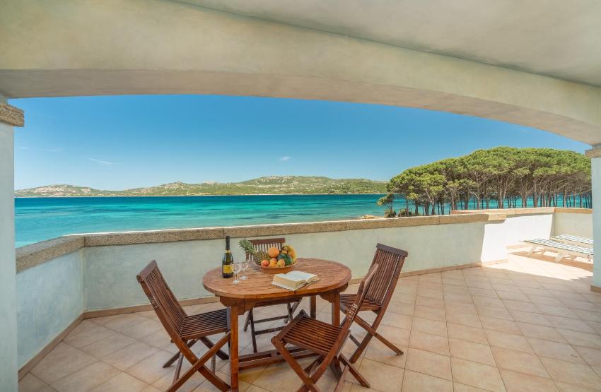 Sardinia Family Villas - Seaside Villa Leonora pedestrian area