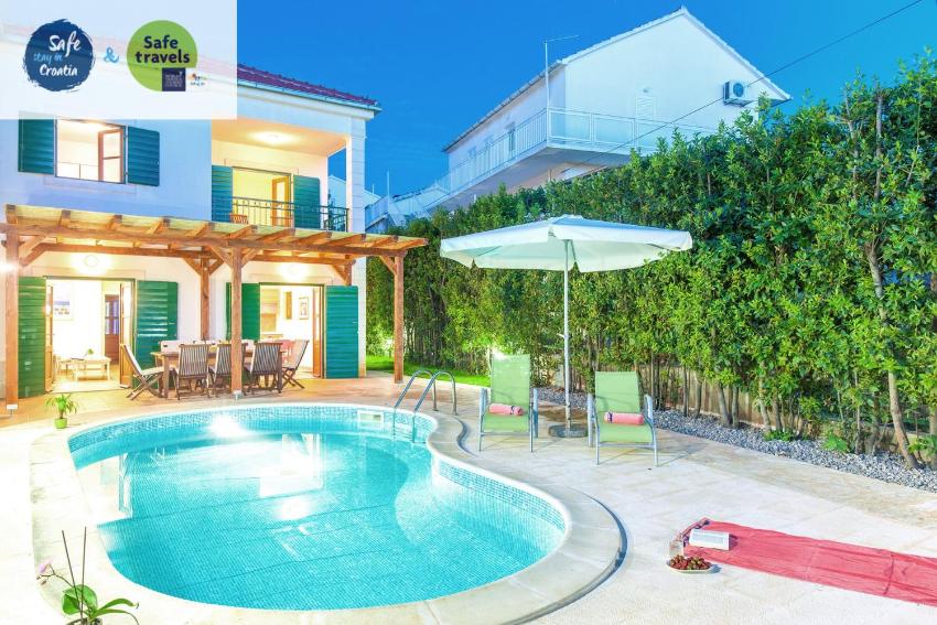 Villa Mare, free breakfast, 80 m from sea