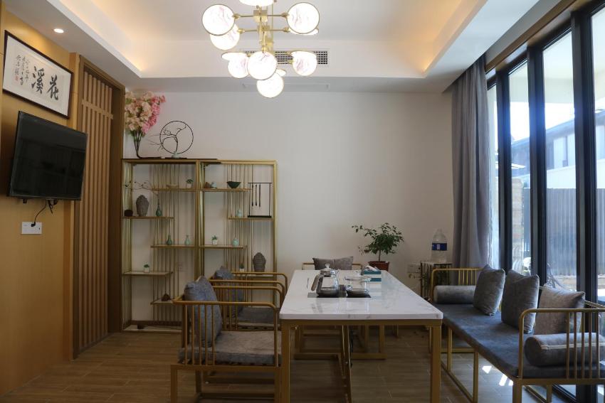 中南拉唯那花溪海滩别墅