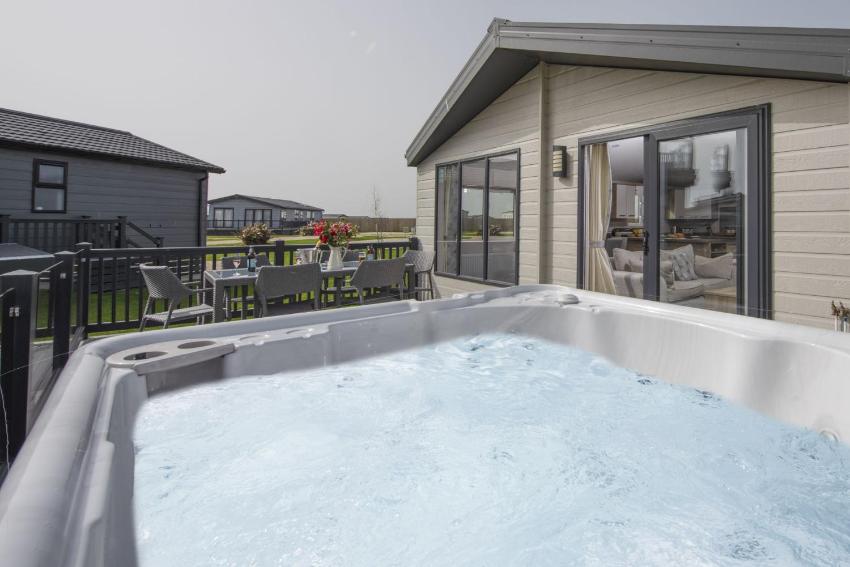 The Retreat, Newperran Heights