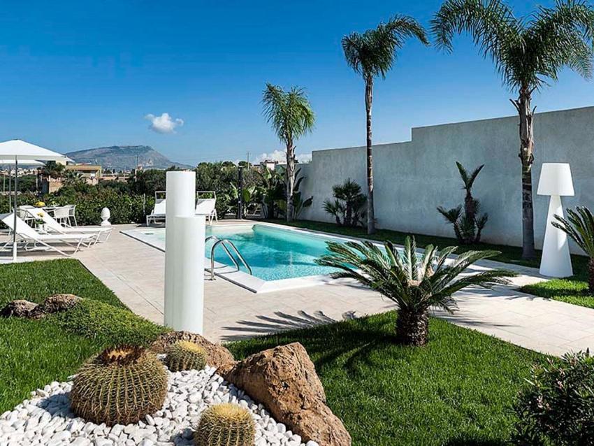 Majestic Holiday Home in Trapani with Sauna