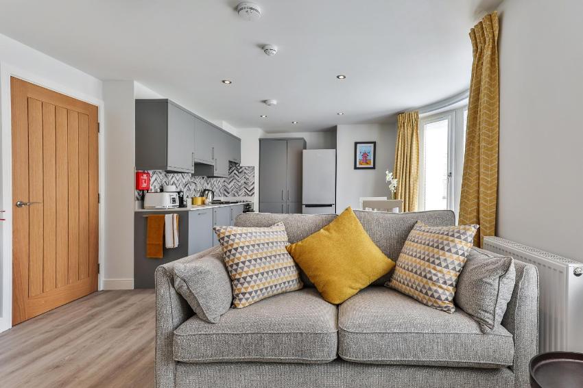 13 Belle House - Apartment 1