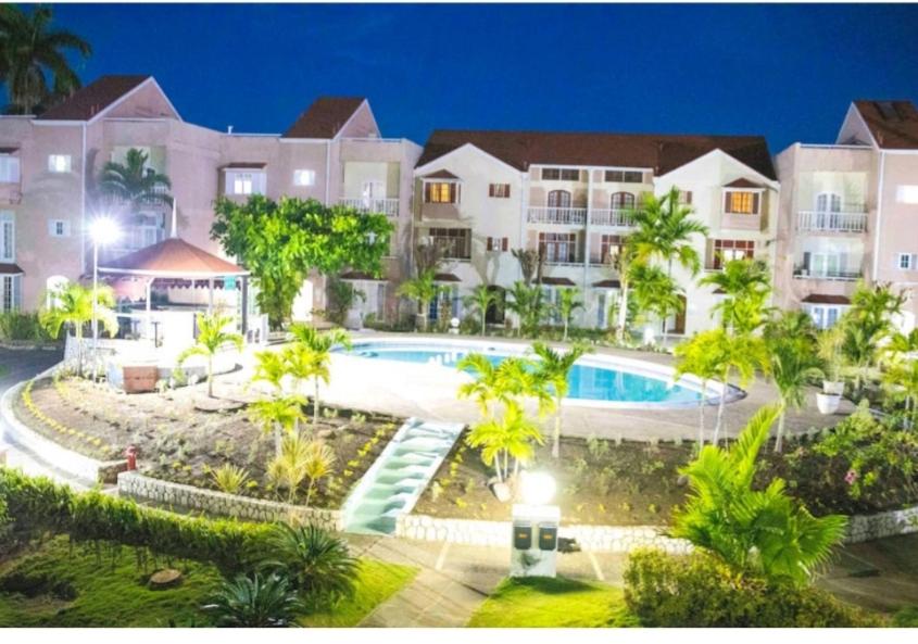 Fisherman's Point Holiday