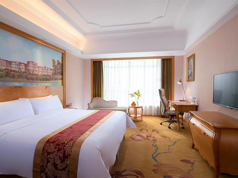 Vienna International Hotel Maoming Wanda Plaza