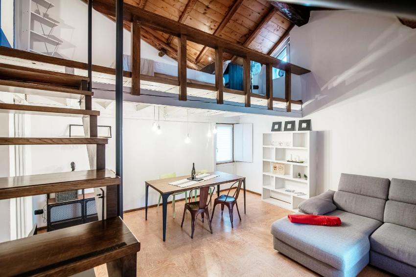 Suite Fontana - by MyHomeInComo