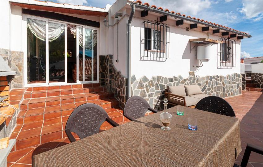 Stunning home in Antequera with 3 Bedrooms, WiFi and Outdoor swimming pool