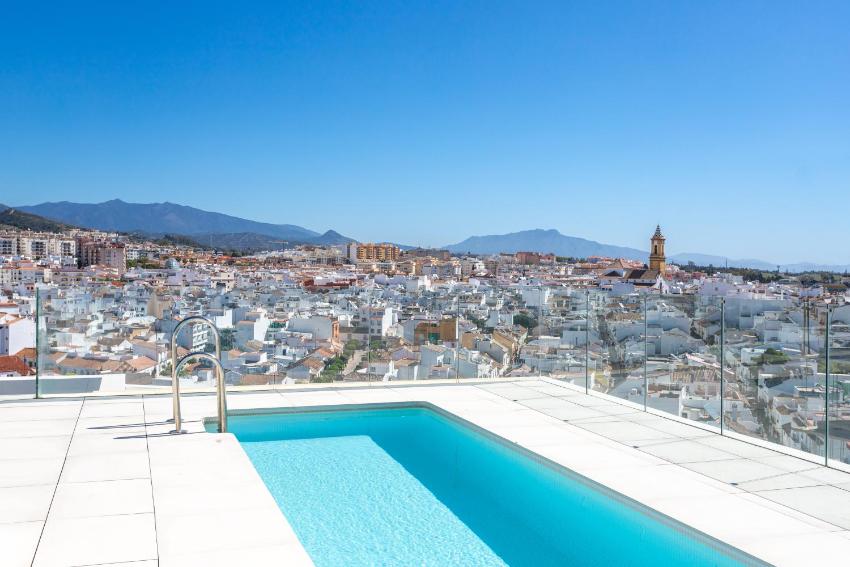 Green Infinity Luxury Apartment by GHR Rentals