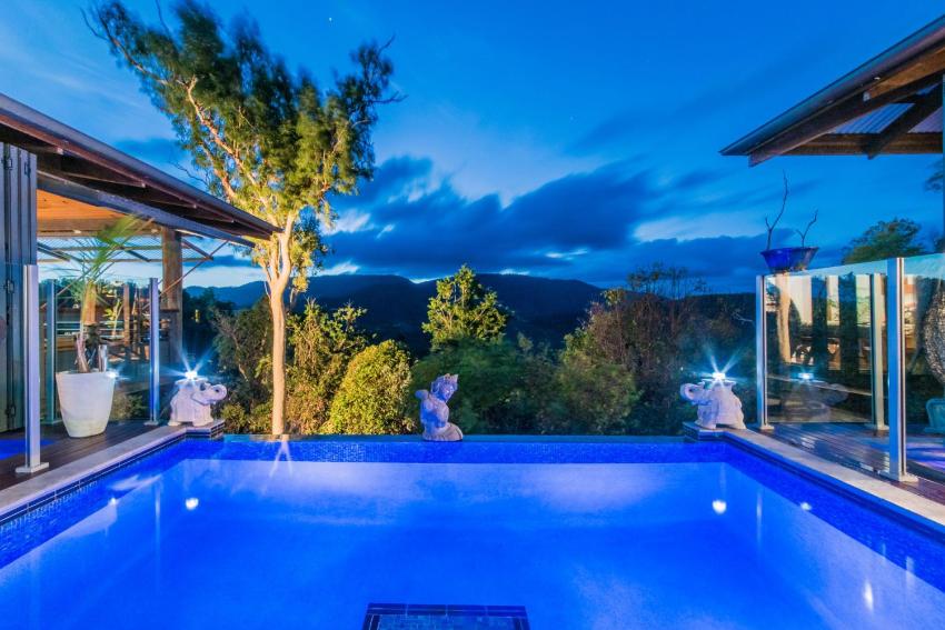 Paradise on Parkland Premiere