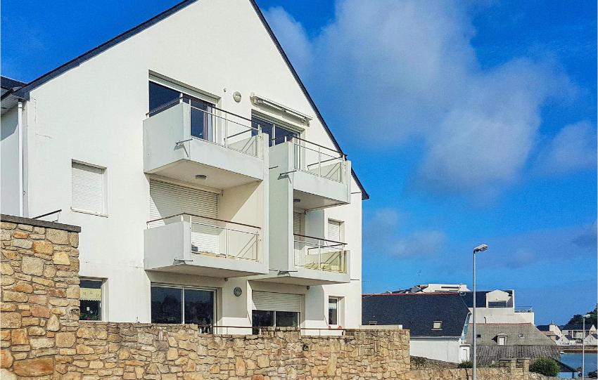 Nice apartment in Audierne with 2 Bedrooms and WiFi