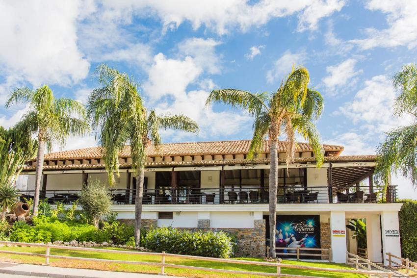 Amazing panorama views Golf at your door step