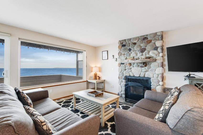 Wondrous West Beach Abode