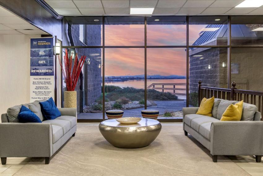 Best Western PLUS Lake Front Hotel