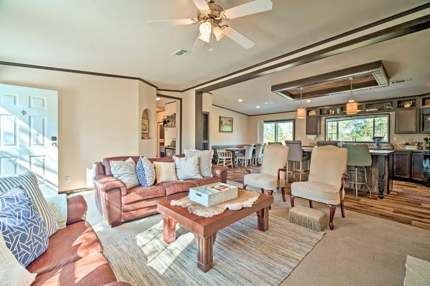 Calm Texas Respite about 12 Mi to Somerville Lake