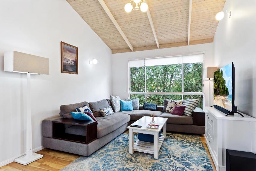 Sunny and Spacious Yaroomba Home with Pool