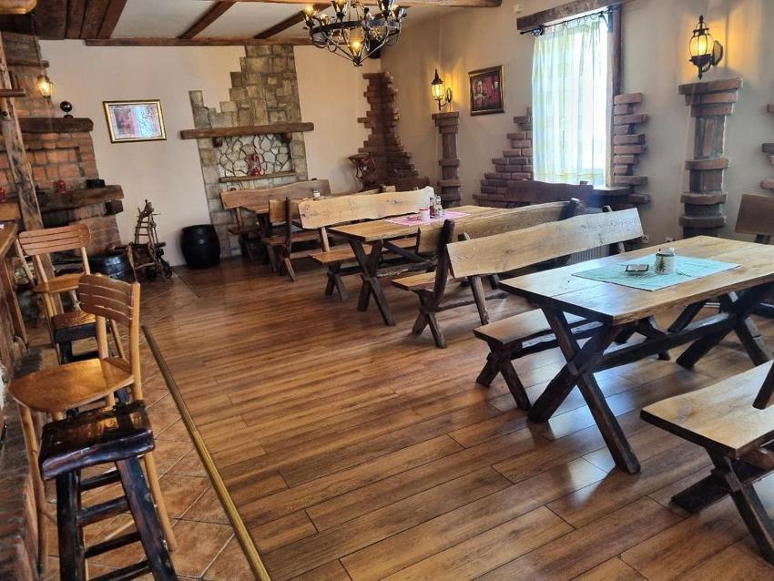 KOD MALOG CARA I DVA DRUGARA