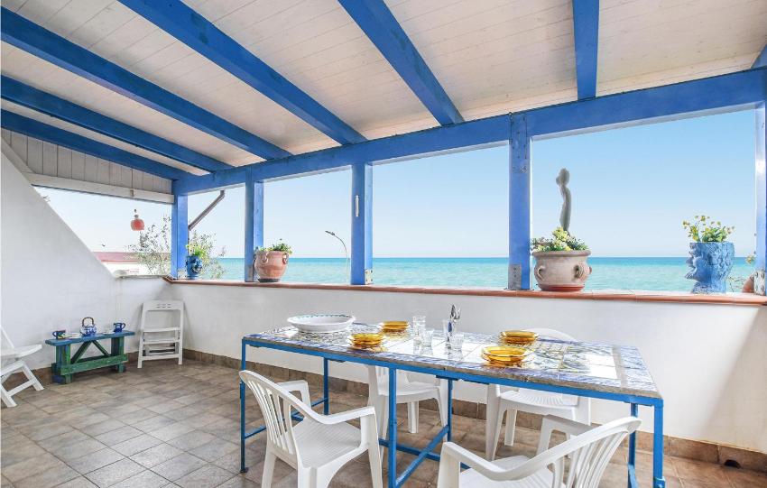 Amazing apartment in Marina di Caronia with 1 Bedrooms and WiFi