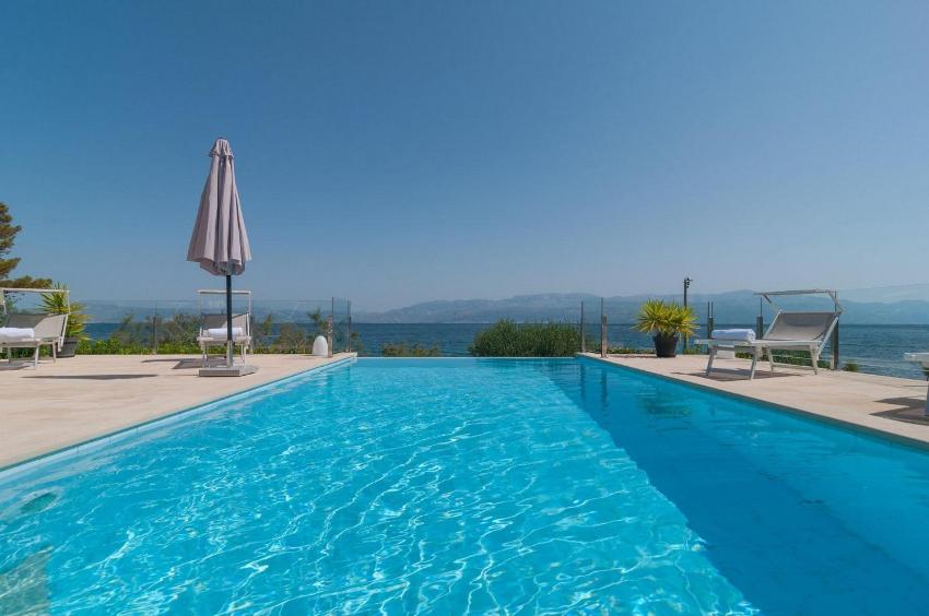 Beautiful Villa Sea Paradise