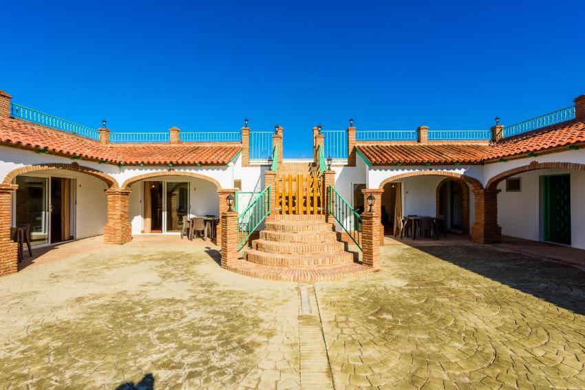 Cubo's Estudio El Patio Andaluz 6