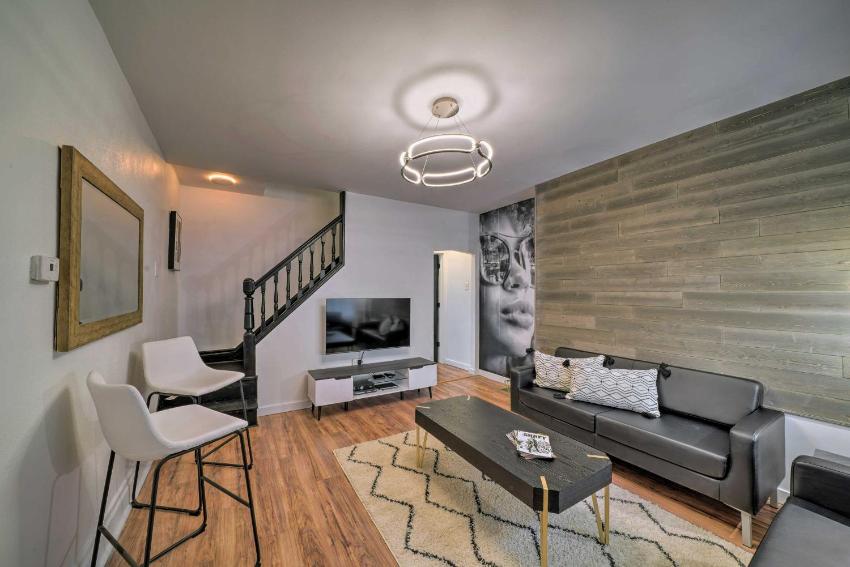 Industrial Townhome, 3 Mi to Dtwn and Stadiums!