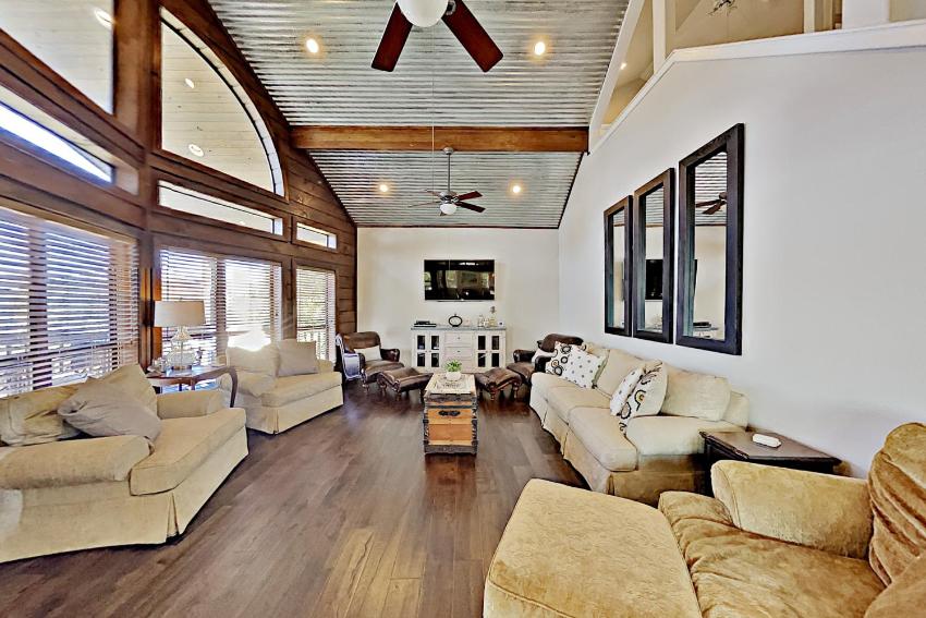 Opulent Waterfront 118B