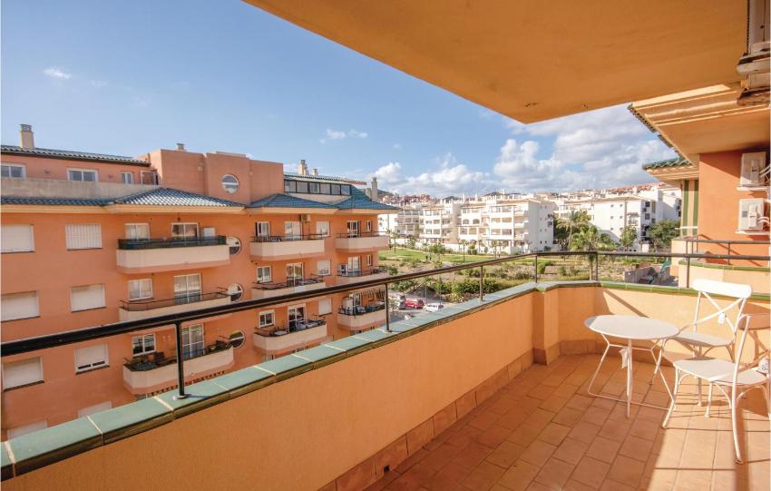 Beautiful apartment in San Luis de Sabinillas with 2 Bedrooms and WiFi