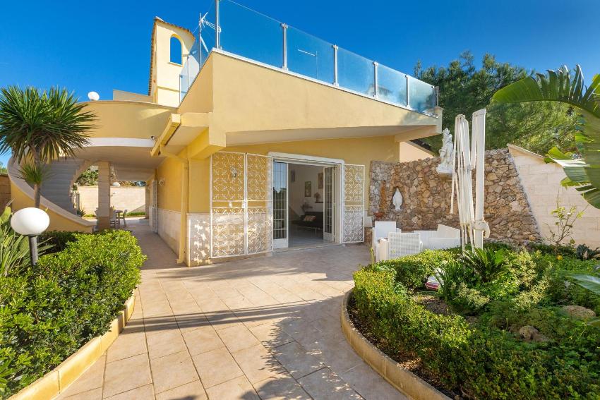 Villa degli Eucalipti by BarbarHouse