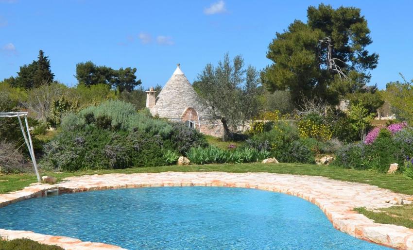 Cisternino Trulli Mansion with Pool by WowHomes