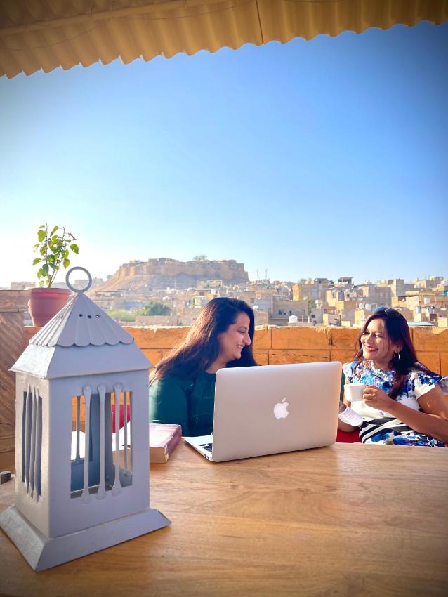 Jaisalmer Hostel Crowd