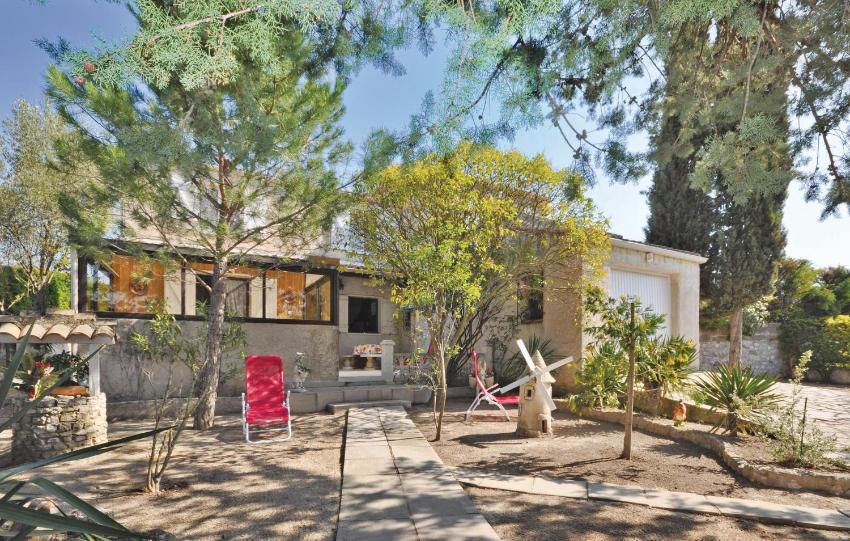 Stunning home in Saint Cannat with 4 Bedrooms and WiFi